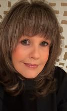 close up headshot of Kimberly Peyton